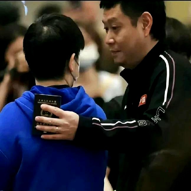 爱游戏体育-巴黎圣日耳曼教练压力巨大！，德布劳内遭遇十持续失利赛场气氛高涨-爱游戏体育